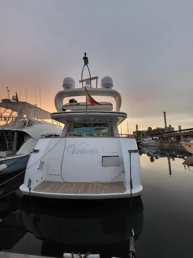 Yacht 20Metros 호텔 산트 아드리아 데 베소스 0*,