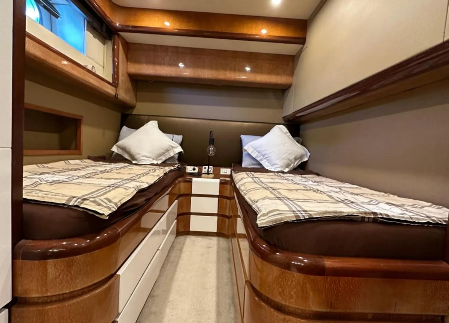 Yacht 20Metros 호텔 산트 아드리아 데 베소스 보트호텔