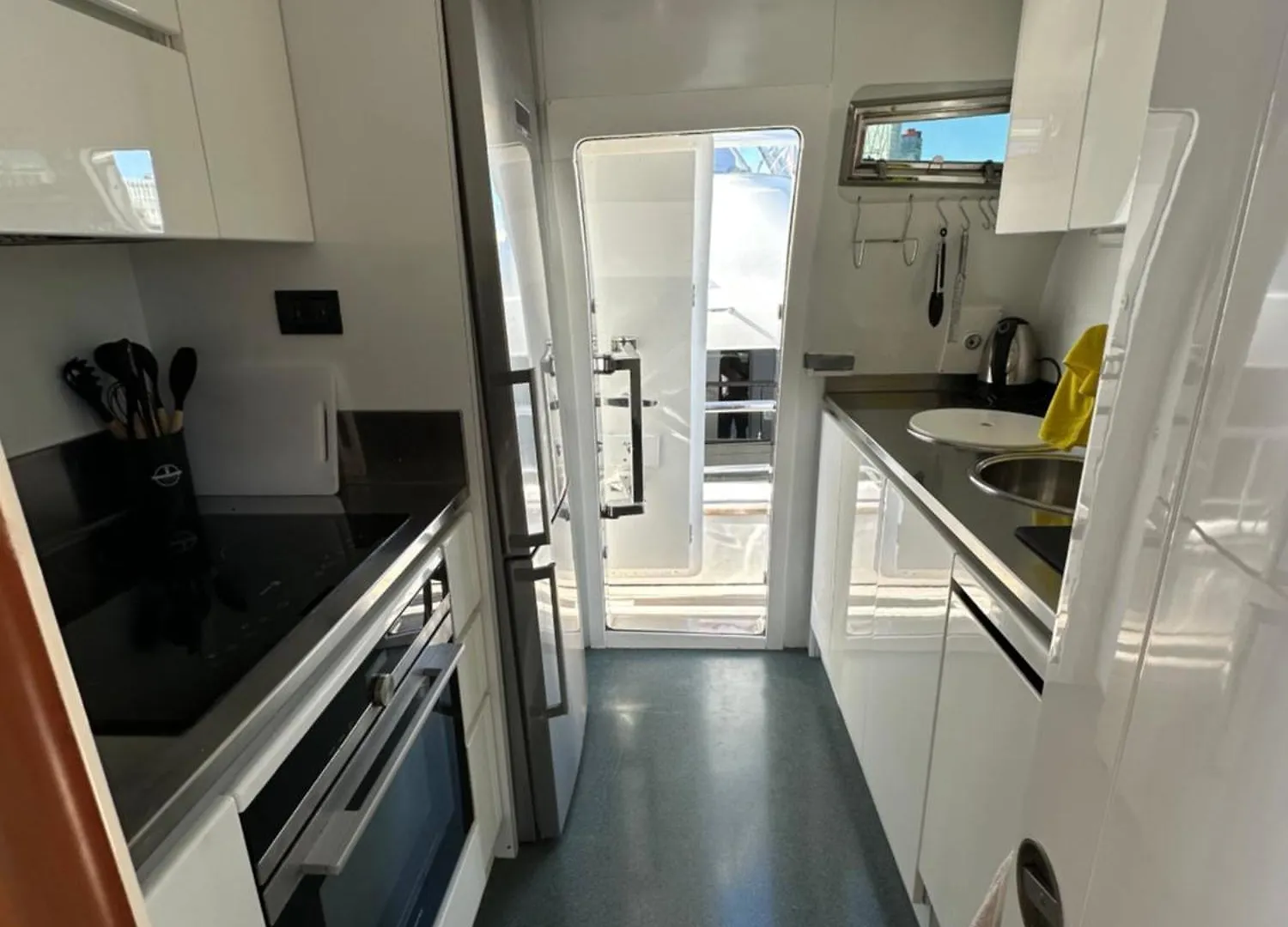 Yacht 20Metros 호텔 산트 아드리아 데 베소스 0*,  스페인