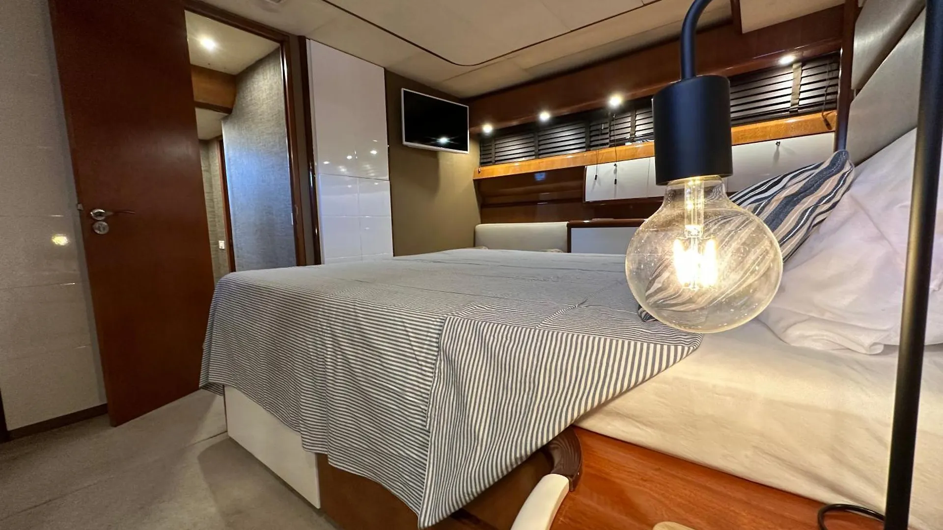 Yacht 20Metros Hotel Sant Adria de Besos